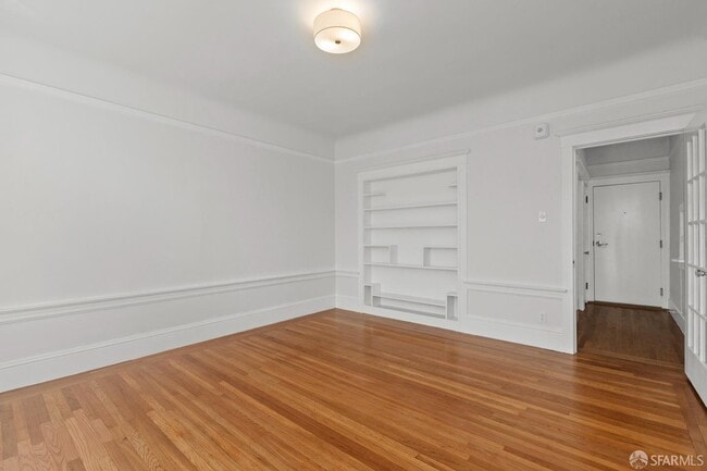 Building Photo - 1166 S Van Ness Ave