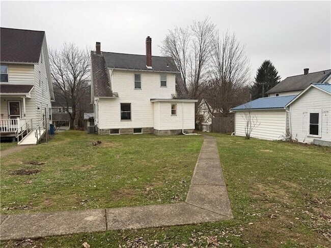 Building Photo - 657 North St