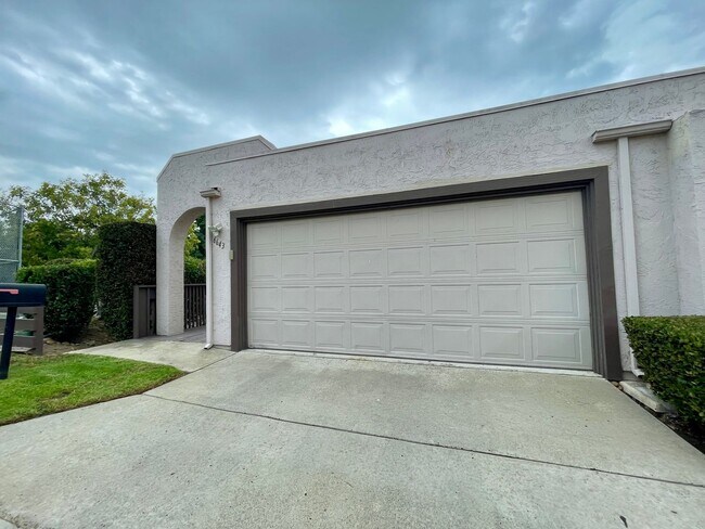 Primary Photo - 3 bedroom 2 1/2 bath Townhome with Office ...