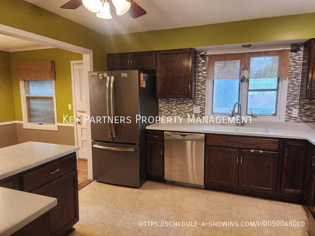 Building Photo - 10710 W 91st Terrace