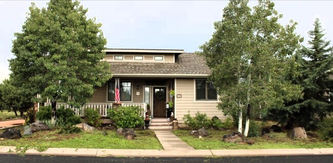 Building Photo - 600 S Ridge Dr