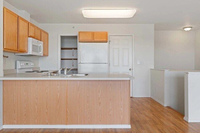 Building Photo - 9905 William Jones Cir