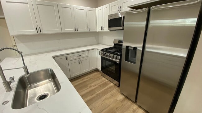 Building Photo - NEW (2023)!! 4BD/2BA on 62nd!!