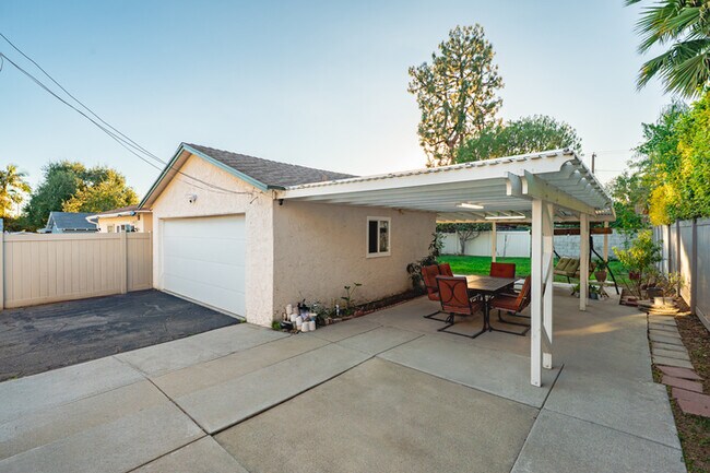 Building Photo - 1751 Belmont Ave