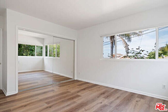 Building Photo - 3401 Alginet Dr