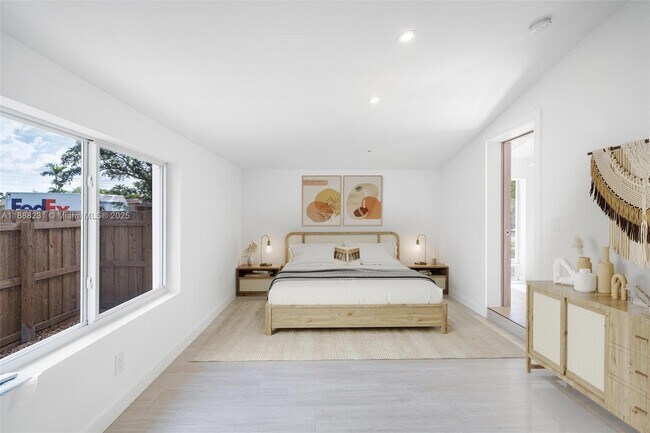 Building Photo - 234 Minola Dr