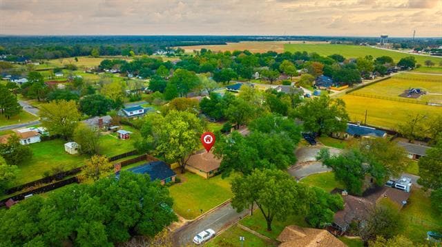 Building Photo - 136 Poinsettia Cir