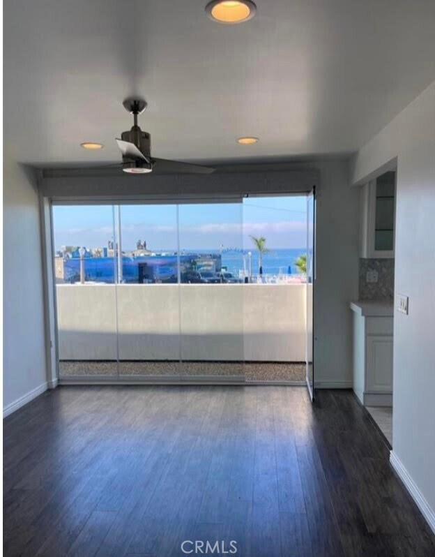 Building Photo - 577 S Coast Hwy