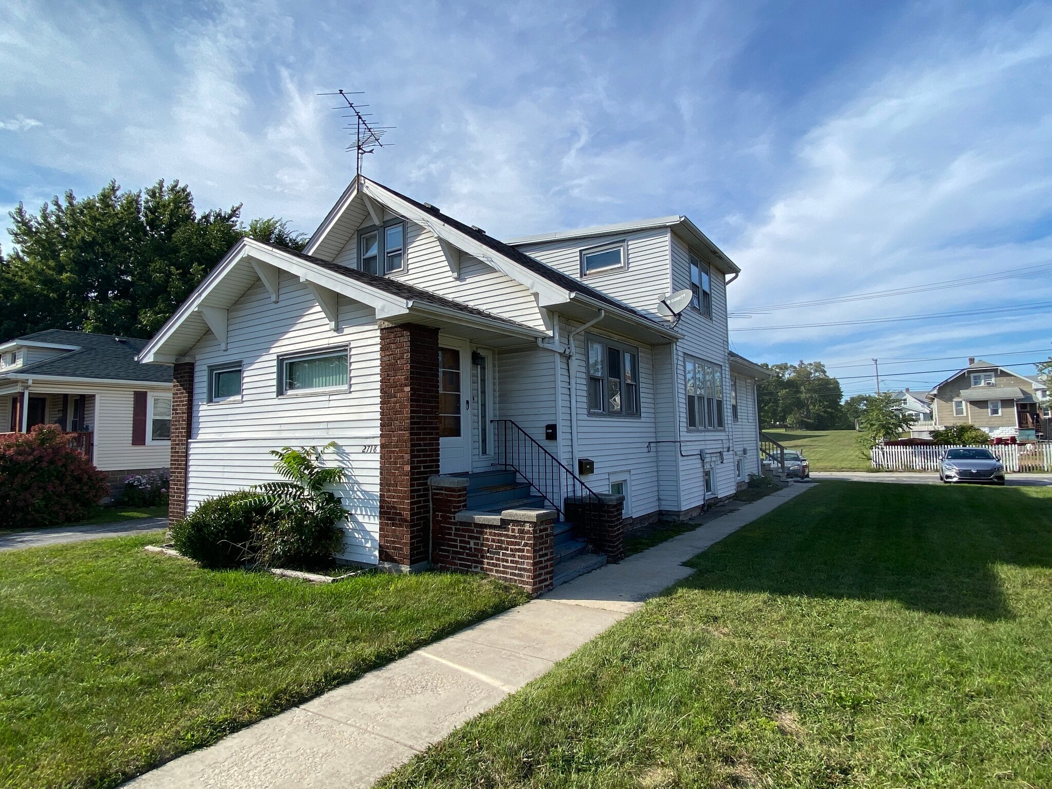 Building Photo - 2718 Ridge Rd