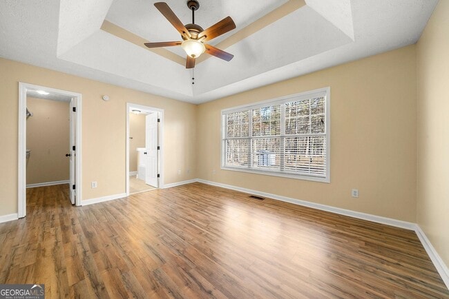 Building Photo - 198 Lakeview Dr