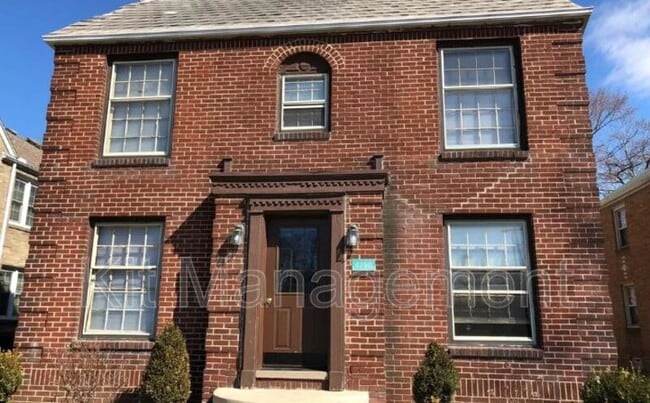 Building Photo - 4290 Monroe St