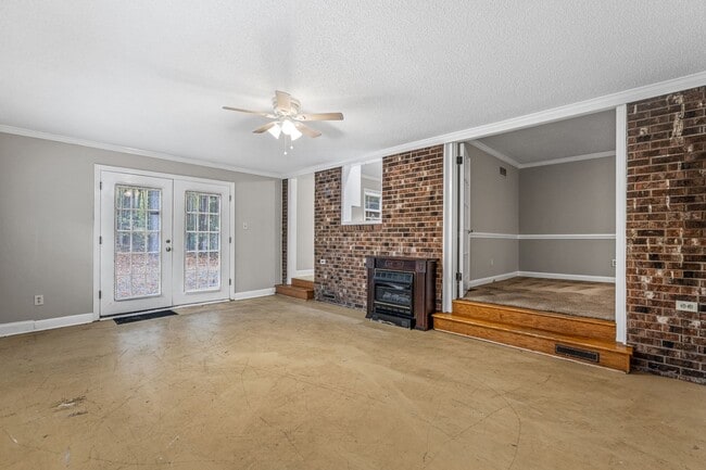 Building Photo - McLeansville - Minutes from Elon & Greensboro!  Brick Duplex on a few Acres, Den, SS Appliances, ...