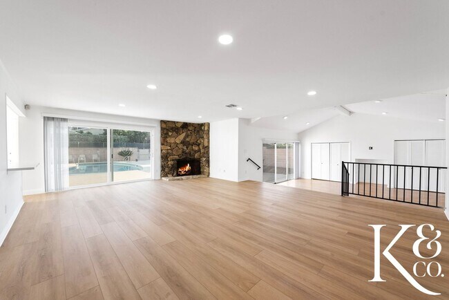 Building Photo - Charming 3-Bedroom Home with Pool in Prime...
