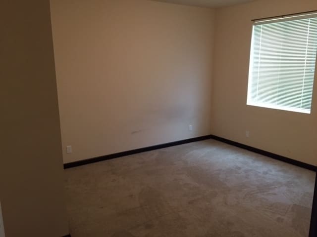 Building Photo - Spacious Townhouse for rent with No maintenance responsibilities!!