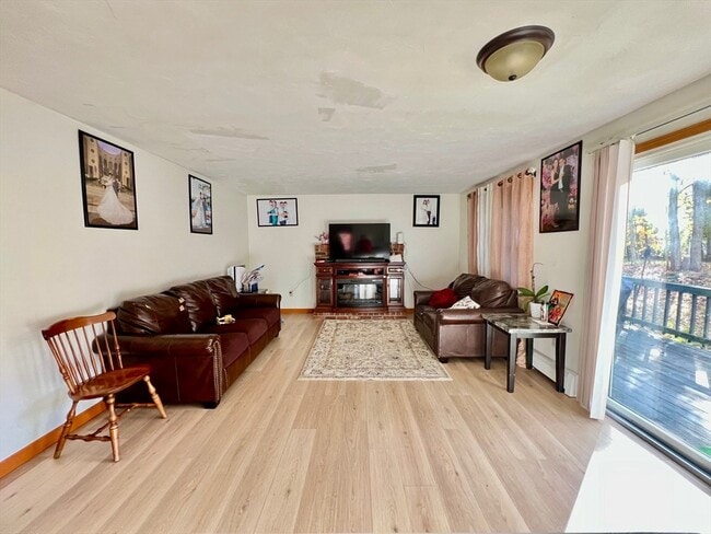 Building Photo - 188 Fernwood Dr