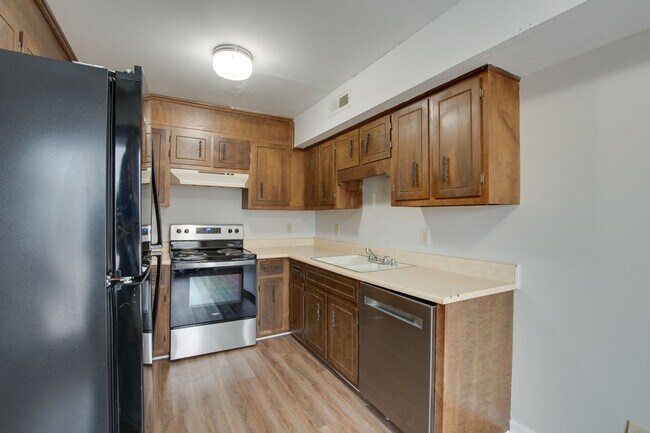 Building Photo - 9020 Mahogany Row SE