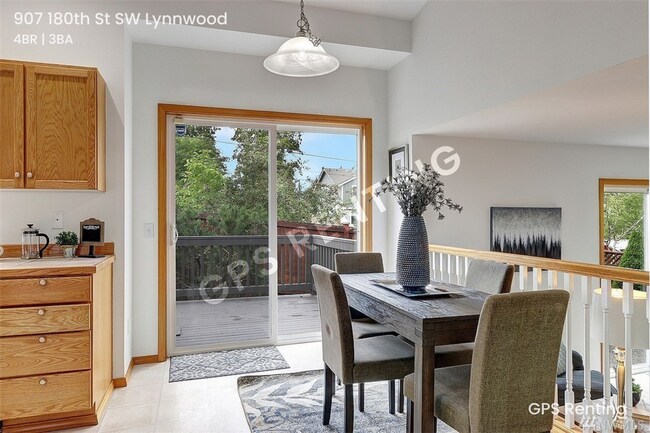 Building Photo - 907 180th St SW