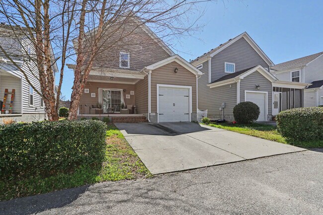 Building Photo - 326 Sedium Ln