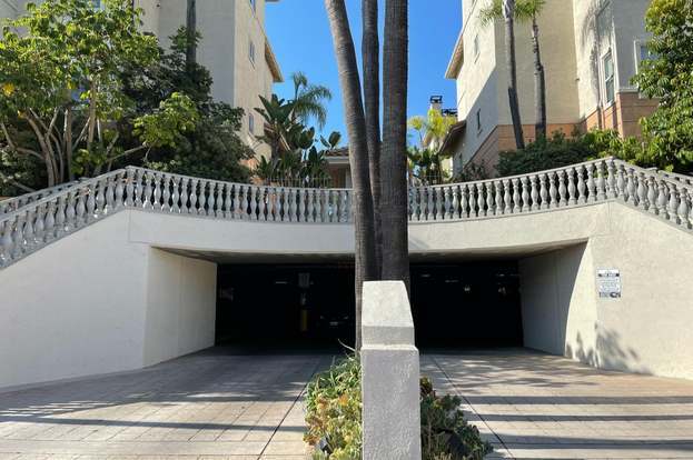 Building Photo - 640 Camino De La Reina