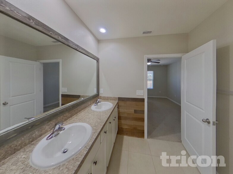 Building Photo - 10212 Cloudburst Ct