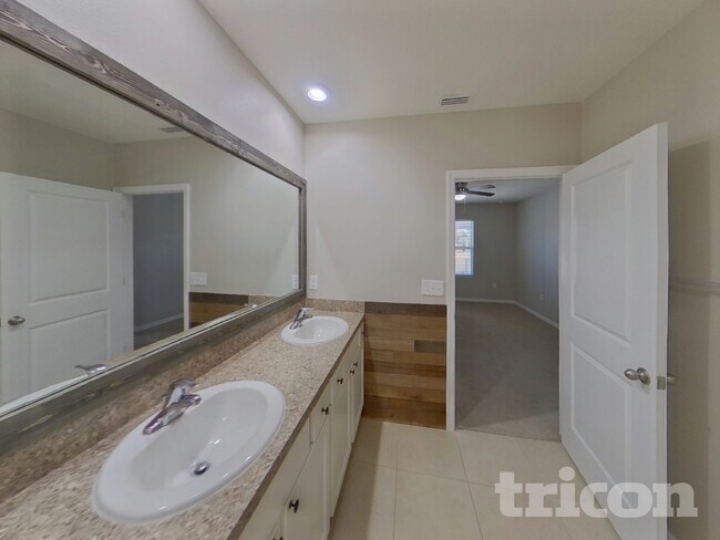 Building Photo - 10212 Cloudburst Ct