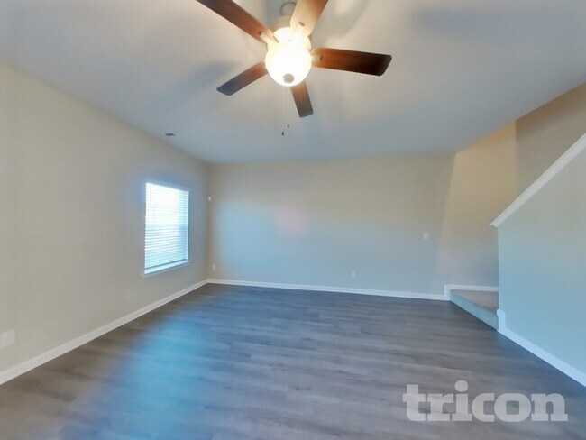 Building Photo - 1300 Deutz Dr