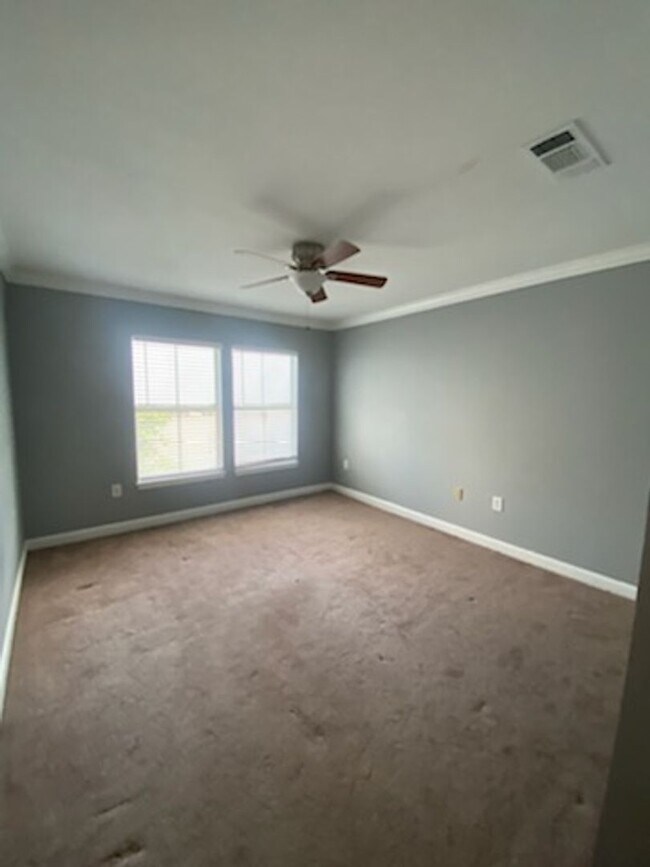 Building Photo - 18489 Bridle Club Dr