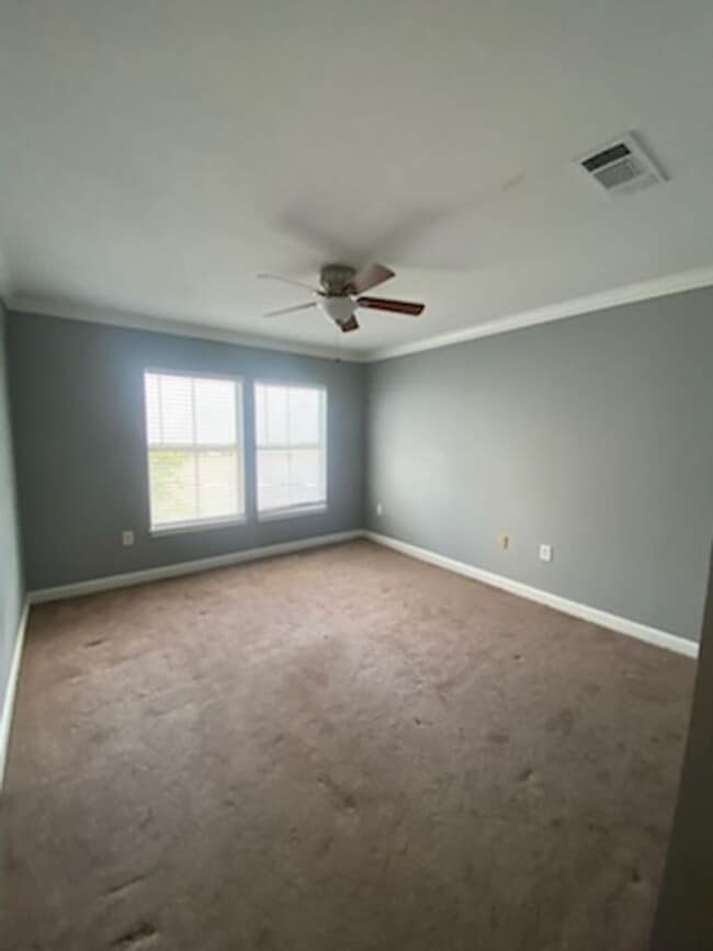 Building Photo - Very nice 2bed/2bath condo on 3rd floor in gated Equestrian Parc  in New Tampa!
