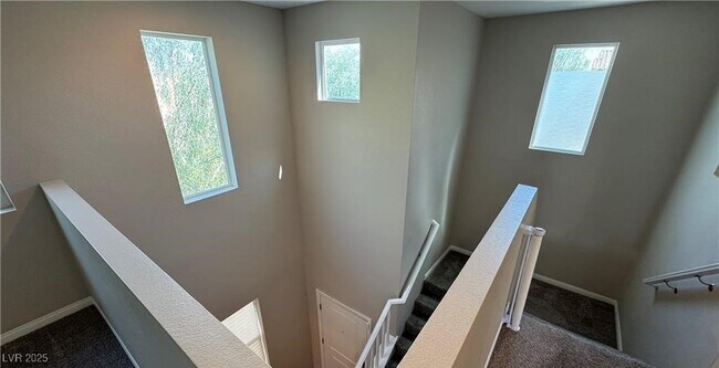 Building Photo - 6387 Ashland Crst St