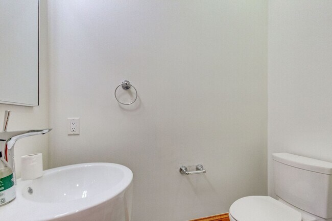 Building Photo - Gorgeous 3BD/2.5BA Downtown Boulder Home- Completely Renovated!