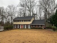Building Photo - 3896 Parkcrest Dr NE
