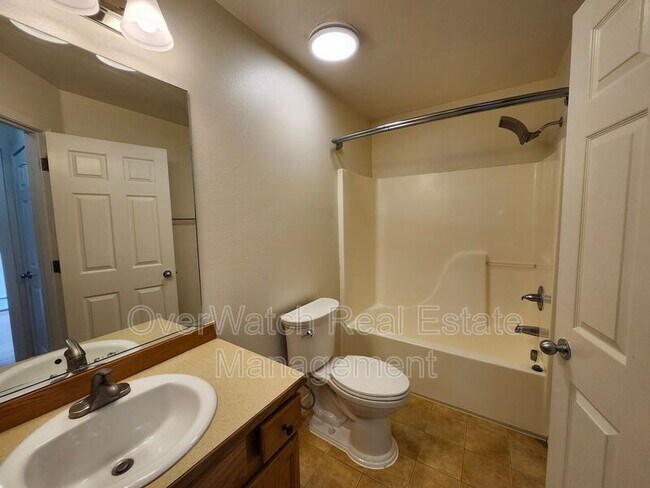 Building Photo - 7428 Meadow St