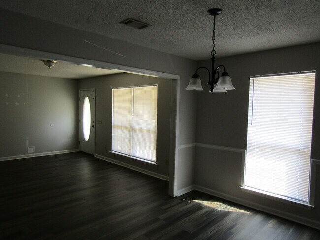 Building Photo - 110 Tempest Ln