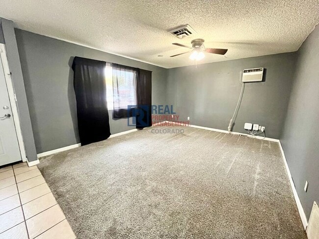 Building Photo - 425 Rosewood Dr