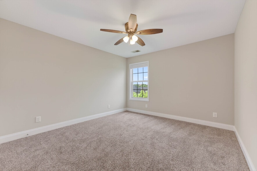 Building Photo - 792 Crestone Ln