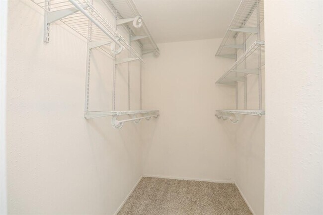 Building Photo - 15822 Whipple Tree Dr