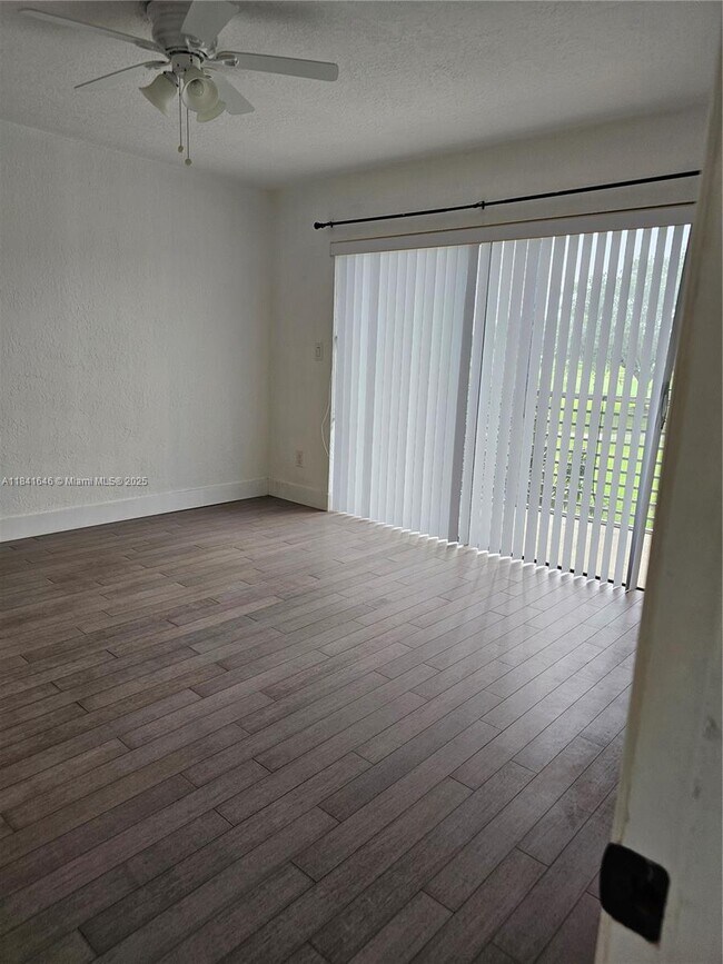 Building Photo - 2510 SW 81st Ave