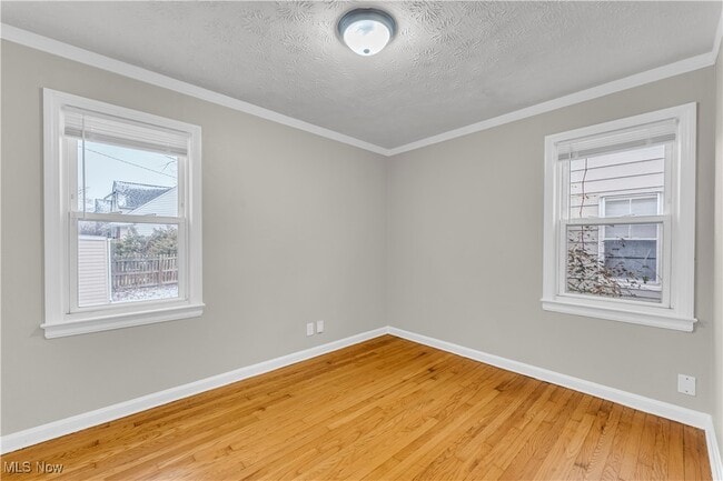 Building Photo - 498 E 250th St