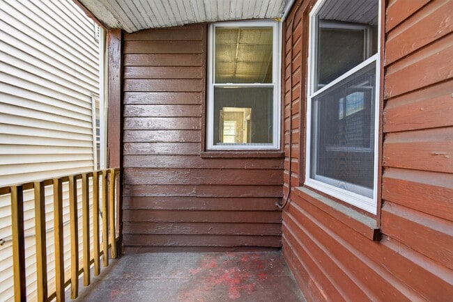 Building Photo - 31 N Hartley St