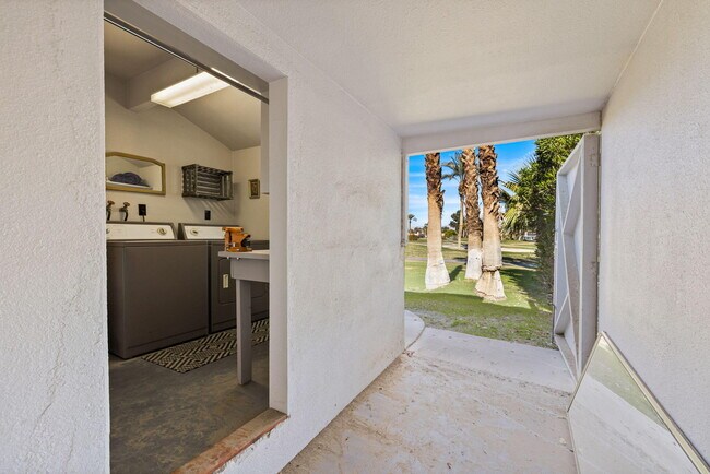 Building Photo - 77530 California Dr