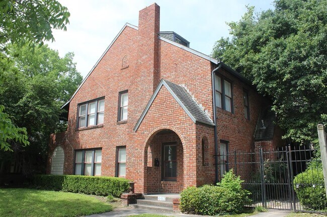 Primary Photo - 4412 Stanford St