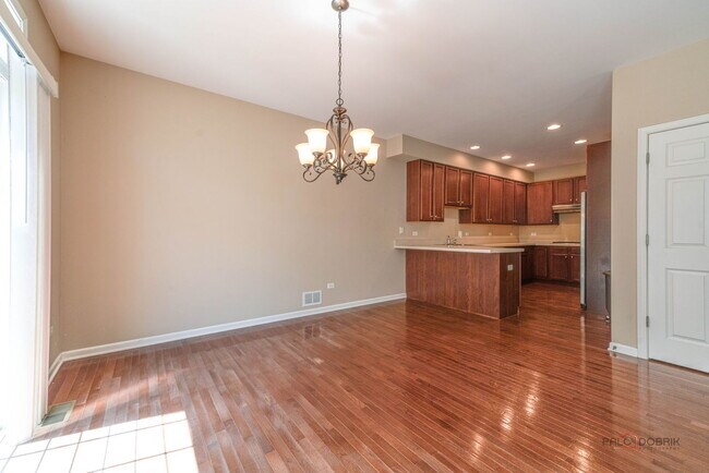 Building Photo - 790 Oak Hollow Rd