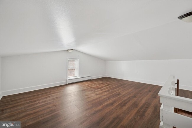 Building Photo - 1658 Conklin St