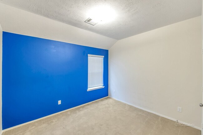 Building Photo - 20103 Ray Falls Dr