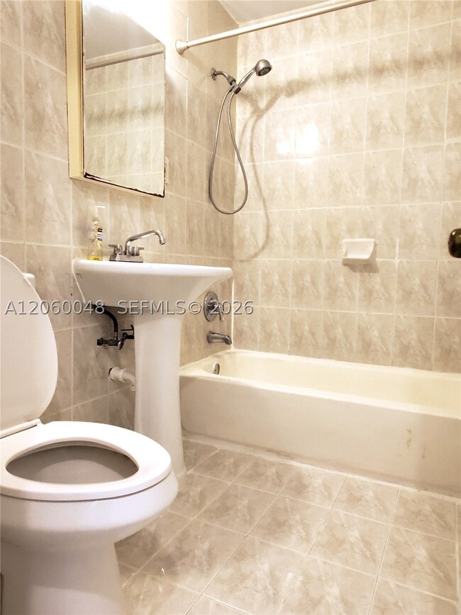 Building Photo - 6580 Santona St
