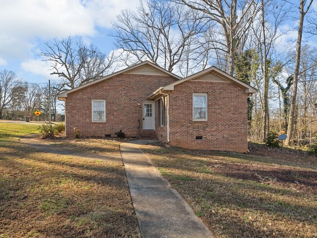 Building Photo - Cozy 2 bedroom home minutes from Downtown Greer