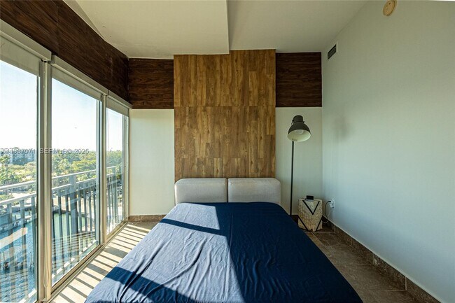 Building Photo - 770 NE 69th St