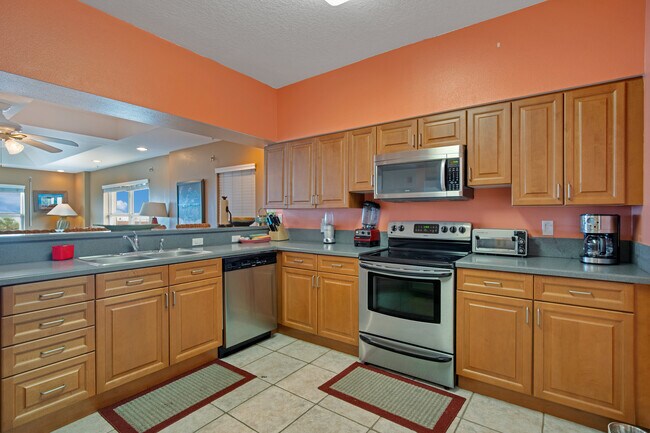 Building Photo - 125 Pulsipher Ave