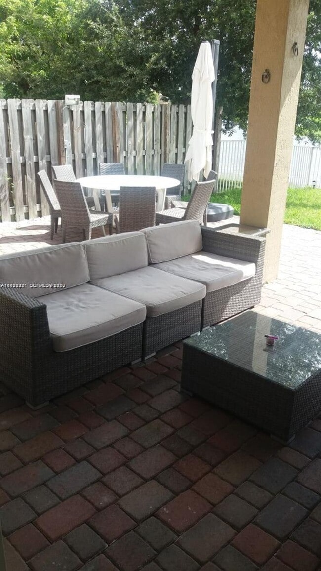 Building Photo - 7903 NW 111th Ct