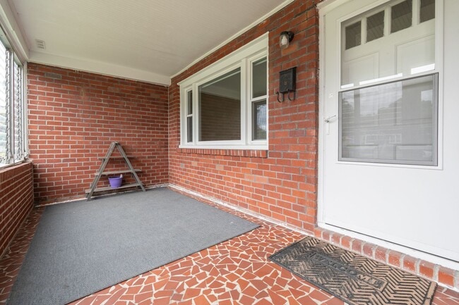 Building Photo - MOVE IN READY 3 Bedroom in Chesapeake!